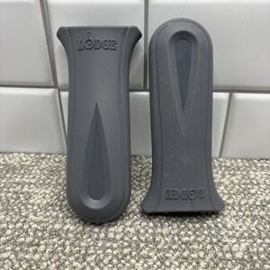 Lodge Deluxe Gray Kitchen Silicone Skillet Handle Holders